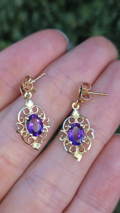 2067 Vintage: 9ct Gold Purple Amethysts Drop/Dangle Stud Earrings