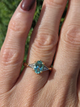 Cargar imagen en el visor de la galería, 2182: Vintage: 18ct Gold Sky  Blue Aquamarine Diamonds Dress Ring- lovely cut &amp; colours
