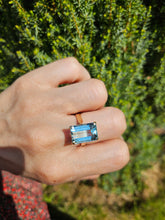 Cargar imagen en el visor de la galería, 1369:  Vintage; 14ct Gold Large (8ct) Emerald Cut Aquamarine Cocktail Ring
