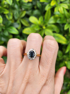 0364: Vintage; 18ct Gold Australian Blue Sapphire Diamonds Cluster Ring-