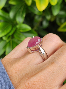 6165: Vintage: 9ct White Gold Pear-Cut  Pink Ruby Cocktail- lovely cut and colours