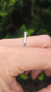 2416: Vintage 9ct White Gold Round Full Cut Diamond Solitaire