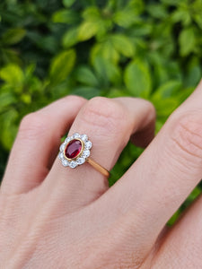 0770: Vintage 18ct Gold Ruby 10 Diamonds Flower Head Ring- exquisite