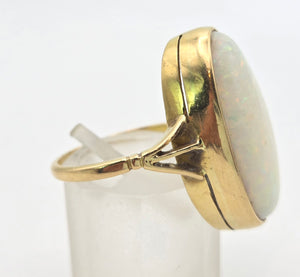 2320: Antique; Edwardian 18ct Gold Large Oval Cabochon Opal (8ct) Single Stone Ring-