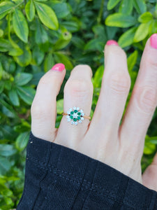 0571: Vintage: 18ct Gold Emeralds Diamonds Flower Head Ring- simply gorgeous