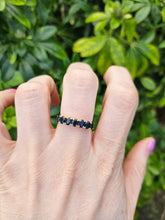 Load image into Gallery viewer, 0790: Vintage: 18ct Gold 7 Australian Blue Sapphires Stacker/Dress Ring- exquisite
