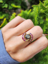 Load image into Gallery viewer, 1437: Vintage: 18ct Gold Blue Sapphire Red Topaz Swirl Cluster Ring- Dramatic statement
