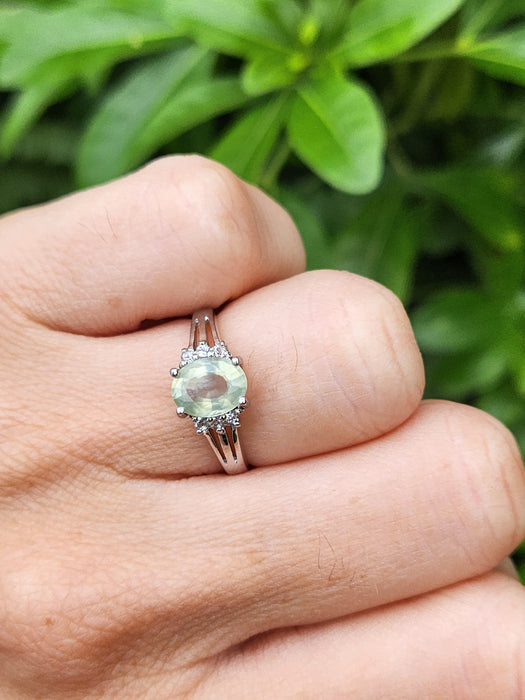 1785: Vintage: 9ct White Gold Mint Green Paraiba Tourmaline Glacier Topaz Dress Ring- crisp, clean, eye-candy