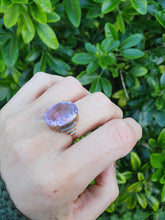 Load image into Gallery viewer, 5955: Vintage: 9ct Gold Large Lilac Amethyst Cocktail Ring- lovely cut &amp; colours
