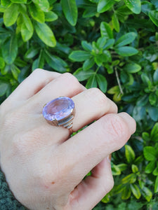 5955: Vintage: 9ct Gold Large Lilac Amethyst Cocktail Ring- lovely cut & colours