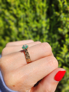 1379: Vintage: 9ct Gold Emeralds Diamond Daisy Flower Ring- From 1978