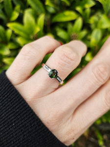 1299: Vintage: 9ct White Gold Tsavorite (Green Garnet) Sapphires Dress Ring- crisp, clean, eye candy.