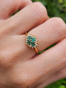 1888L Vintage: 18ct Gold Emeralds &nbsp;16 Diamonds Cluster Ring- Geometric beauty