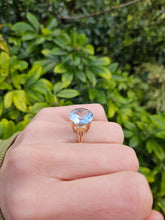 Load image into Gallery viewer, 5147: Vintage 9ct Gold Round Cut Azure Topaz Solitaire- Heavenly blue
