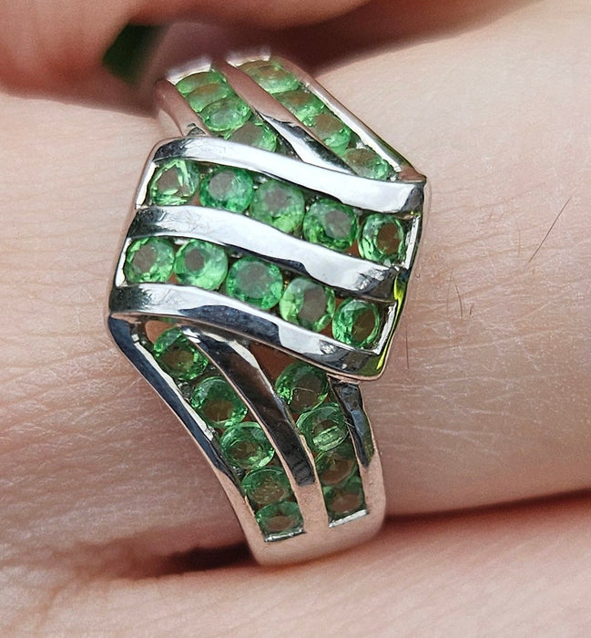 1250: Vintage: 9ct White Gold 28 Emeralds Cocktail Ring- eye candy