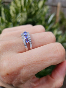 1352: Vintage: 18ct Gold Vivid Tanzanites 26 Diamonds Dress Ring- exquisite, crisp, sparkling
