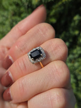 Cargar imagen en el visor de la galería, 9065: Vintage: 18ct Gold Blue Sapphire (2ct) Diamonds Art Deco Style Ring-
