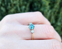 Load image into Gallery viewer, 9005: Vintage: 18ct Gold Light Blue Zircon Twin Diamonds Dress Ring- Art Deco Beauty
