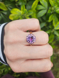 0946: Vintage: 9ct Gold 13 Purple Amethysts Flower Head Ring- lovely cut and colours