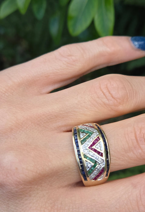 6469: Vintage: 9ct Gold Precious Gemstones Greek Key Pattern Dress Ring