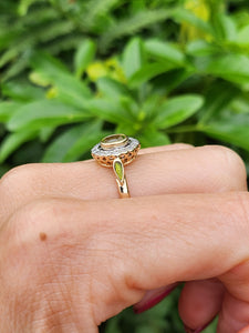 1717: Vintage: 14ct Gold Peridot 16 Natural Diamonds Cluster Ring- Just lovely