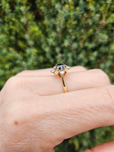 Cargar imagen en el visor de la galería, 1401: Vintage: 18ct Gold French Blue Sapphire Diamonds Flower Head Ring

