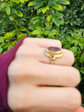 Load image into Gallery viewer, 0701:  Vintage &amp; Old 9ct Gold Lilac Amethyst Bezel Set Ring- lovely mature stone
