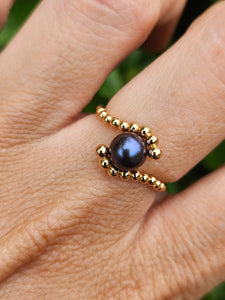 2108: Vintage: 18ct Rose Gold Bubble Shank Blue Akoya Pearl Ring- Ergonomic beauty