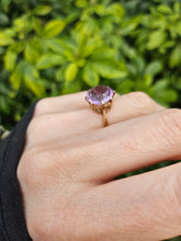 Cargar imagen en el visor de la galería, 0971: Vintage &amp; Old: 9ct Gold Round Cut Amethyst Solitaire Ring- mature hues.
