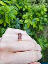 Load image into Gallery viewer, 0726: Vintage: 9ct Gold Tiered Garnets Cluster Ring- lovely colours&nbsp;
