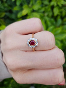 0770: Vintage 18ct Gold Ruby 10 Diamonds Flower Head Ring- exquisite