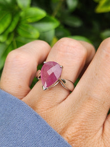 6165: Vintage: 9ct White Gold Pear-Cut  Pink Ruby Cocktail- lovely cut and colours
