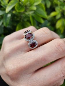 1317: Vintage: 9ct Gold Garnets Diamonds Trilogy Ring- Statement piece