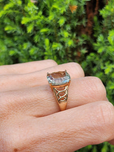1782: Vintage: 9ct Gold Cushion Cut Mint Green Quartz Ring- lovely cut and colours