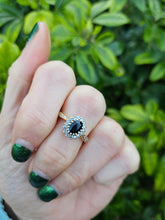 Load image into Gallery viewer, 0751: Vintage: 18ct Gold Australian Blue Sapphire 22 Diamonds Ring
