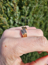 Cargar imagen en el visor de la galería, 1351: Vintage; 9ct Gold 13 Cognac Diamonds (1.ct)&nbsp; Crossover Ring- sparkling, natural diamonds
