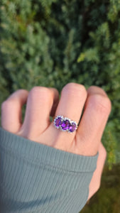 6196: Vintage: 9ct Gold Purple Amethysts 28 Diamonds Halos Dress Ring