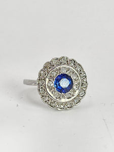 9079:Vintage: 18ct White Gold Cornflower Blue Sapphire 23 Diamonds Art Deco Style Target Ring