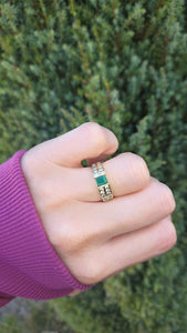 2307 Vintage: 18ct Gold Emerald 24 Natural Diamonds (1ct) Ring