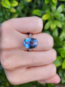 8273:Vintage: 9ct Gold Large Ocean Blue Spinel Diamonds Cocktail Ring