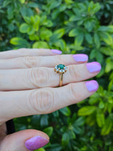 Load image into Gallery viewer, 0934: Vintage; 18ct Gold Emerald 10 Diamonds Flower Head Ring- sparkling beauty
