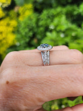 Cargar imagen en el visor de la galería, 1738: Vintage: 9ct White Gold Cornflower Blue Sapphires Diamonds Encrusted Dress Ring

