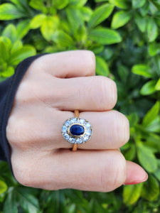 9056: Vintage Old: 18ct Gold French Blue Sapphire Diamonds Cluster Ring