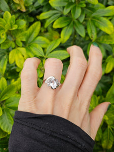 0250: Vintage: 9ct White Gold Glacier Quartz White Sapphires Cocktail Ring