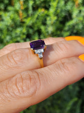 Load image into Gallery viewer, 0516: Vintage 18ct Gold Emerald Cut Amethyst 6 Diamonds Trefoil Set Ring- Date-Mark 1967
