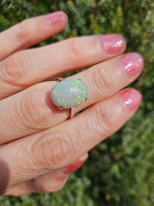 1148: Vintage; 9ct Gold Large White Cabochon Cut Opal Ring