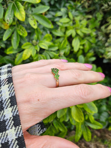 0830: Vintage: 9ct Gold 15 Diopsides Geometric Cluster Ring- gorgeous green