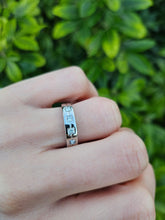 Load image into Gallery viewer, 0333: Vintage: 9ct Cut Princess Cut Diamonds Ring, crisp, sparkling eye-candy
