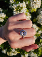 Cargar imagen en el visor de la galería, 1733: Vintage: 14ct Gold Pink Morganite 70 Diamonds Cocktail Ring- simply gorgeous
