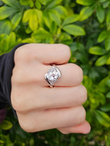 0250: Vintage: 9ct White Gold Glacier Quartz White Sapphires Cocktail Ring